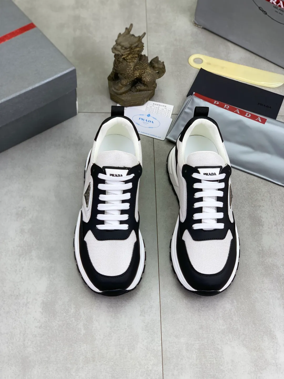 Men's shoes 💰P560💰[New style] popular models are on the official website, 🆘 Trendy brand (Prada) mainly promotes popular models, avant-garde and versatile fashion men's shoes private version mold opening, cowhide surface splicing 1:1.. Fashionable and simple, original imported cowhide lining cowhide feet; the atmosphere and personality are more fashionable, eye-catching and pursuing class. It will subvert the old idea and be a must-have for fashionistas with you! Must keep it for yourself! Tall and comfortable, large and low, high-end quality workmanship. Code number: 38-45 3️⃣optional.